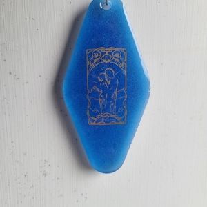 LG glow in the dark tarot card keychain